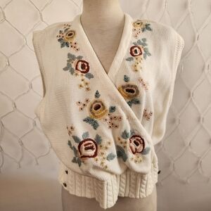Vintage Knit Sweater Vest • Beautiful Embroidery • by Chaus • Size Medium